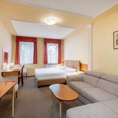 Platan Hotel Debrecín Exteriér fotografie