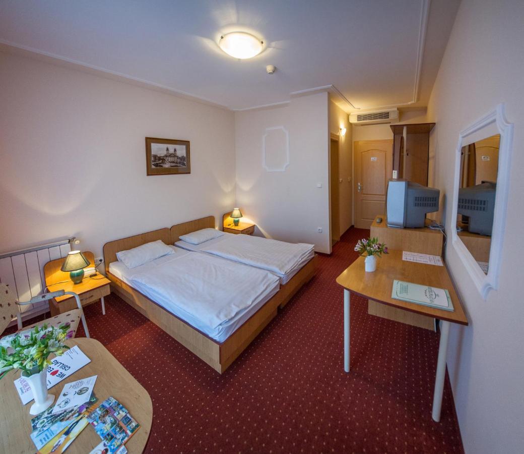 Platan Hotel Debrecín Exteriér fotografie